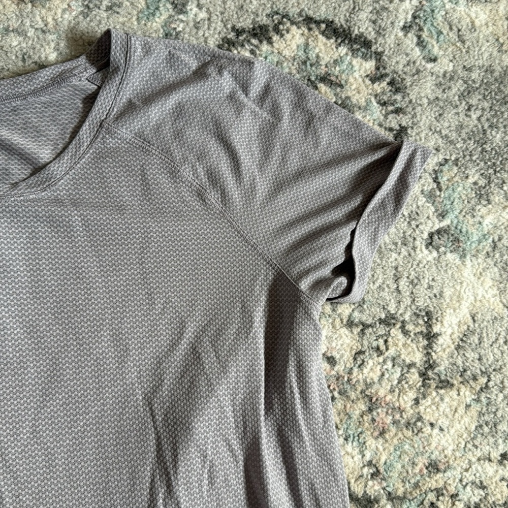Lululemon Tie Back Tee - Picture 3 of 9
